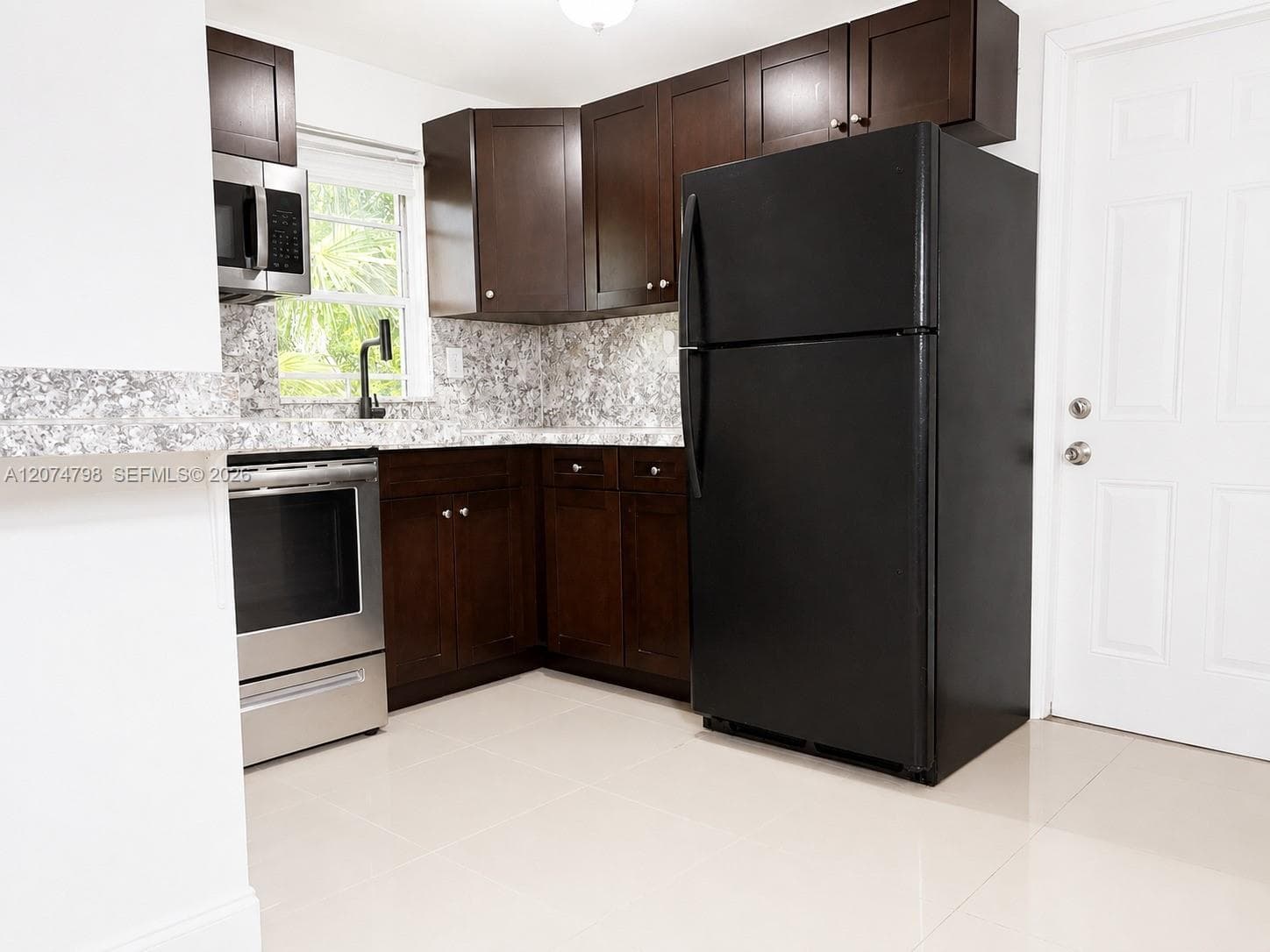 802 NW 3rd Ter, Hallandale Beach, FL 33009 photo 5