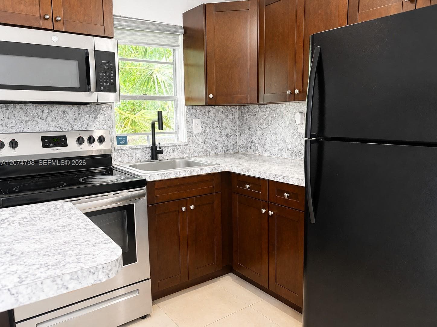 802 NW 3rd Ter, Hallandale Beach, FL 33009 photo 4