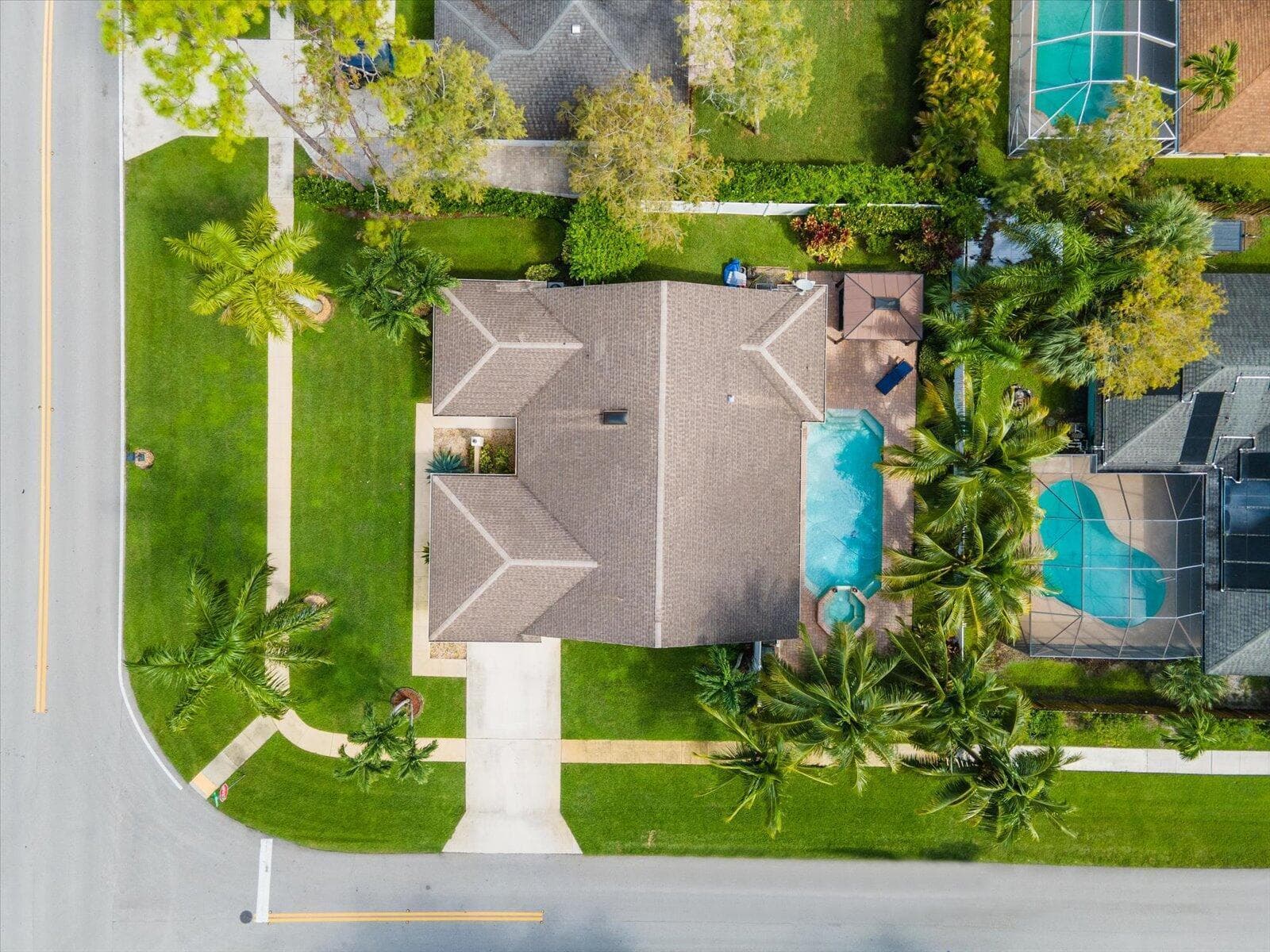 14832 PADDOCK Drive, Wellington FL 33414 photo 3