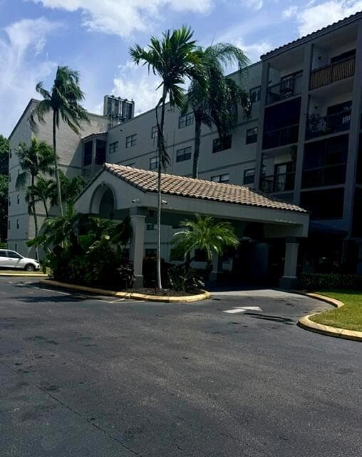 701 NW 19TH Street # 512, Fort Lauderdale FL 33311 photo 2