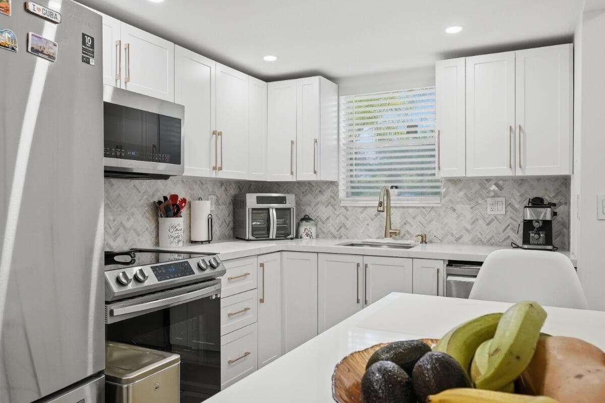 6100 NW 44TH Street # 104, Lauderhill FL 33319