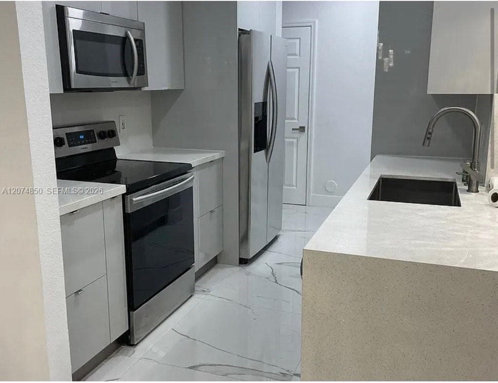 20950 SW 87th Ave # 305, Cutler Bay FL 33189 photo 3