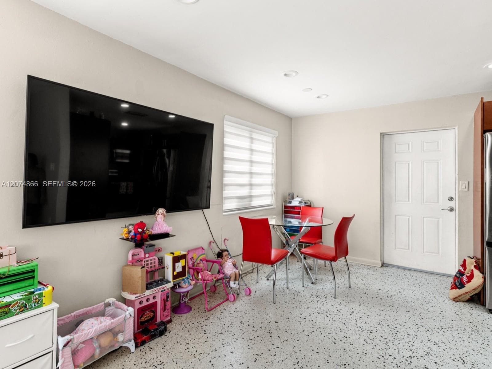 740 NW 32nd Ct, Miami, FL 33125 photo 3