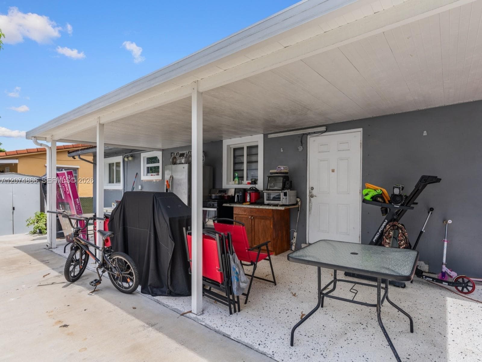 740 NW 32nd Ct, Miami, FL 33125 photo 4