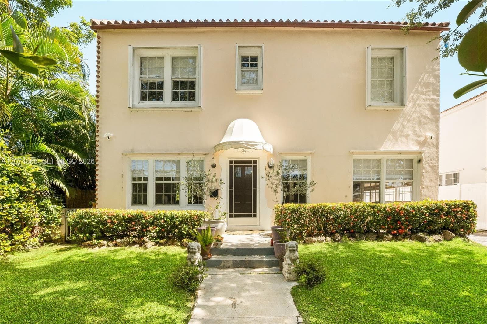 524 W 47th St, Miami Beach, FL 33140 photo 2