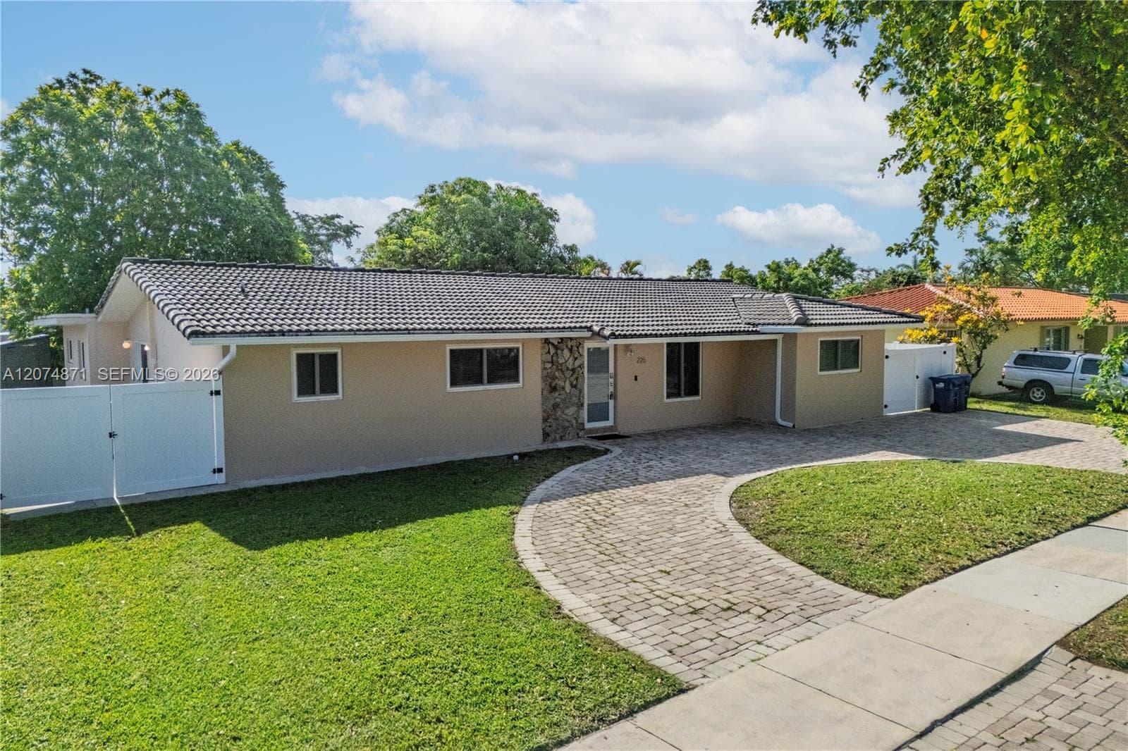 225 SW 102nd Pl, Sweetwater FL 33174 photo 3