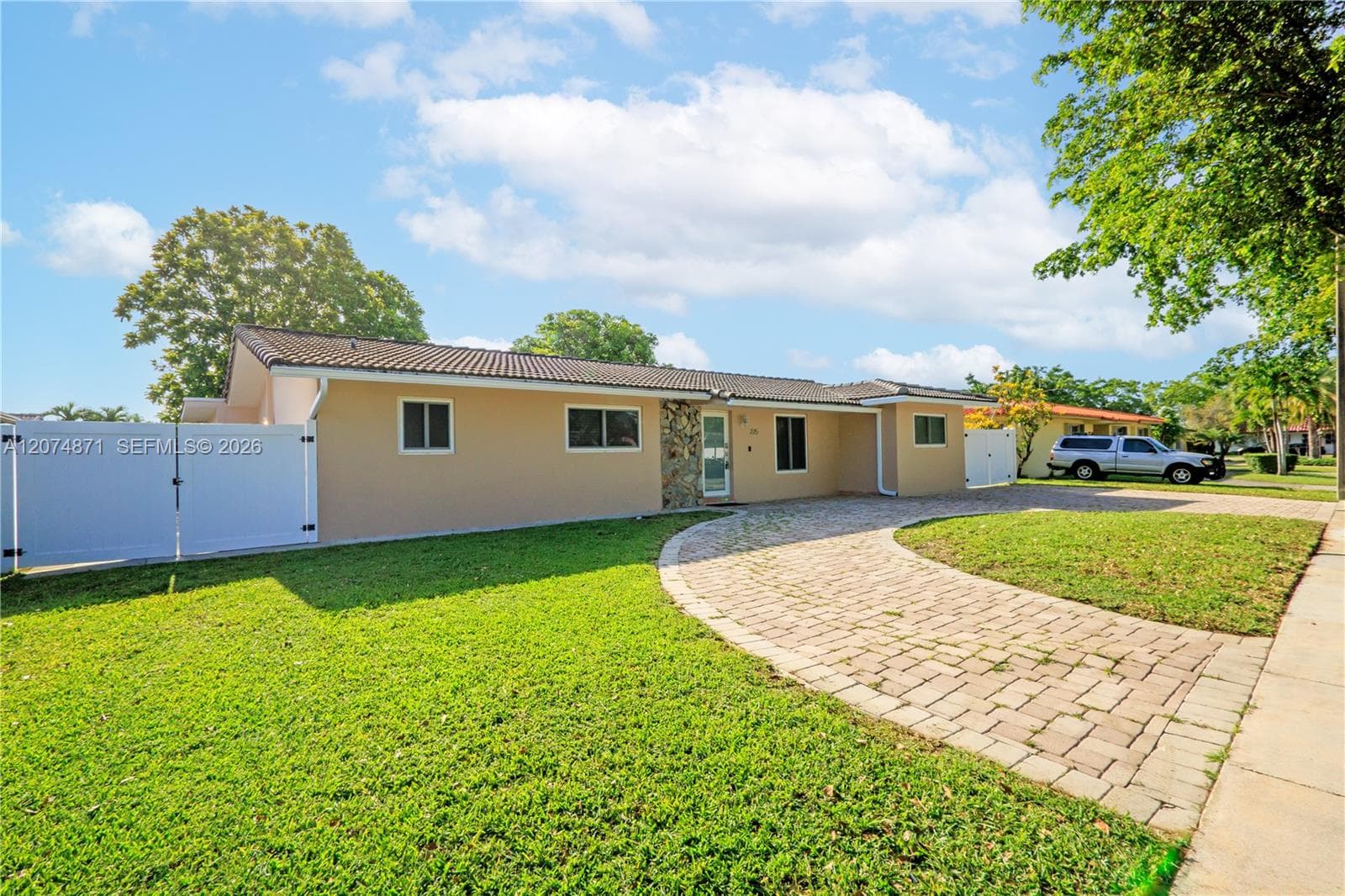 225 SW 102nd Pl, Sweetwater FL 33174 photo 4