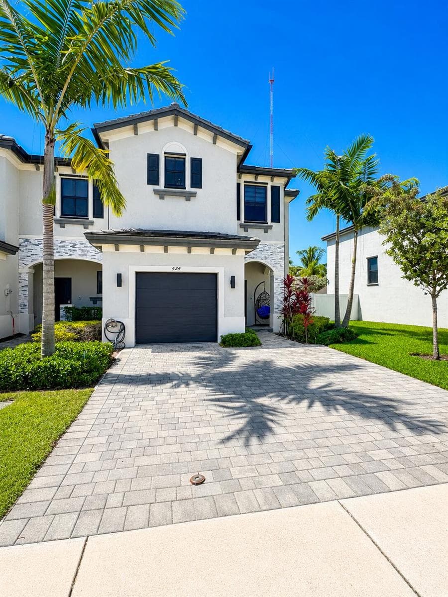 424 NW 203RD Terrace, Miami Gardens FL 33169
