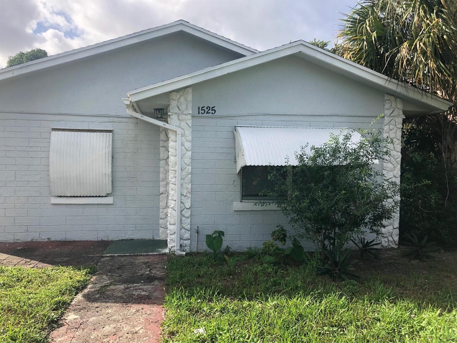 1525 W 15TH Street, Riviera Beach FL 33404