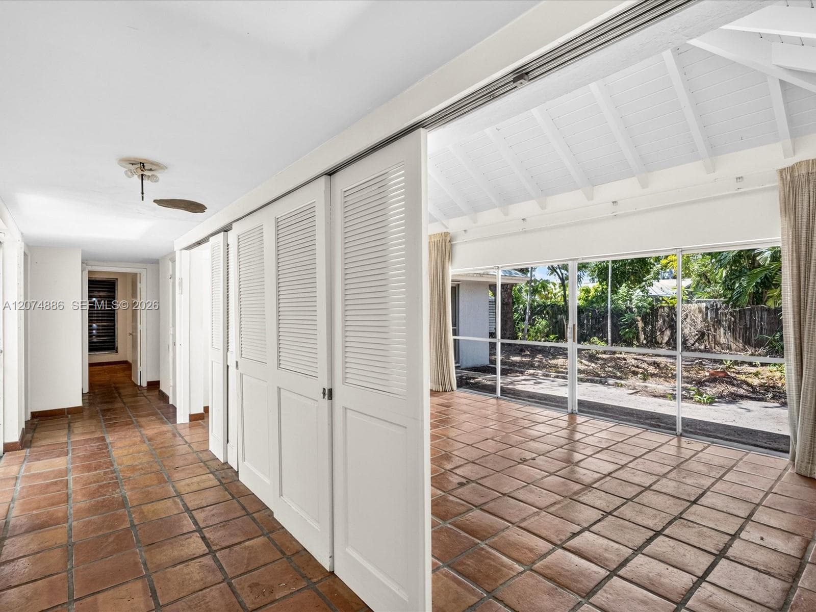 5710 SW 89th Ave, Miami FL 33173 photo 2