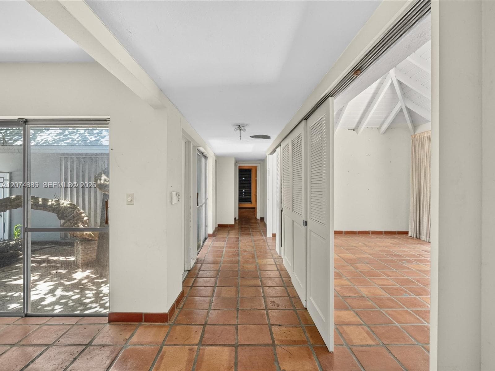 5710 SW 89th Ave, Miami FL 33173 photo 3