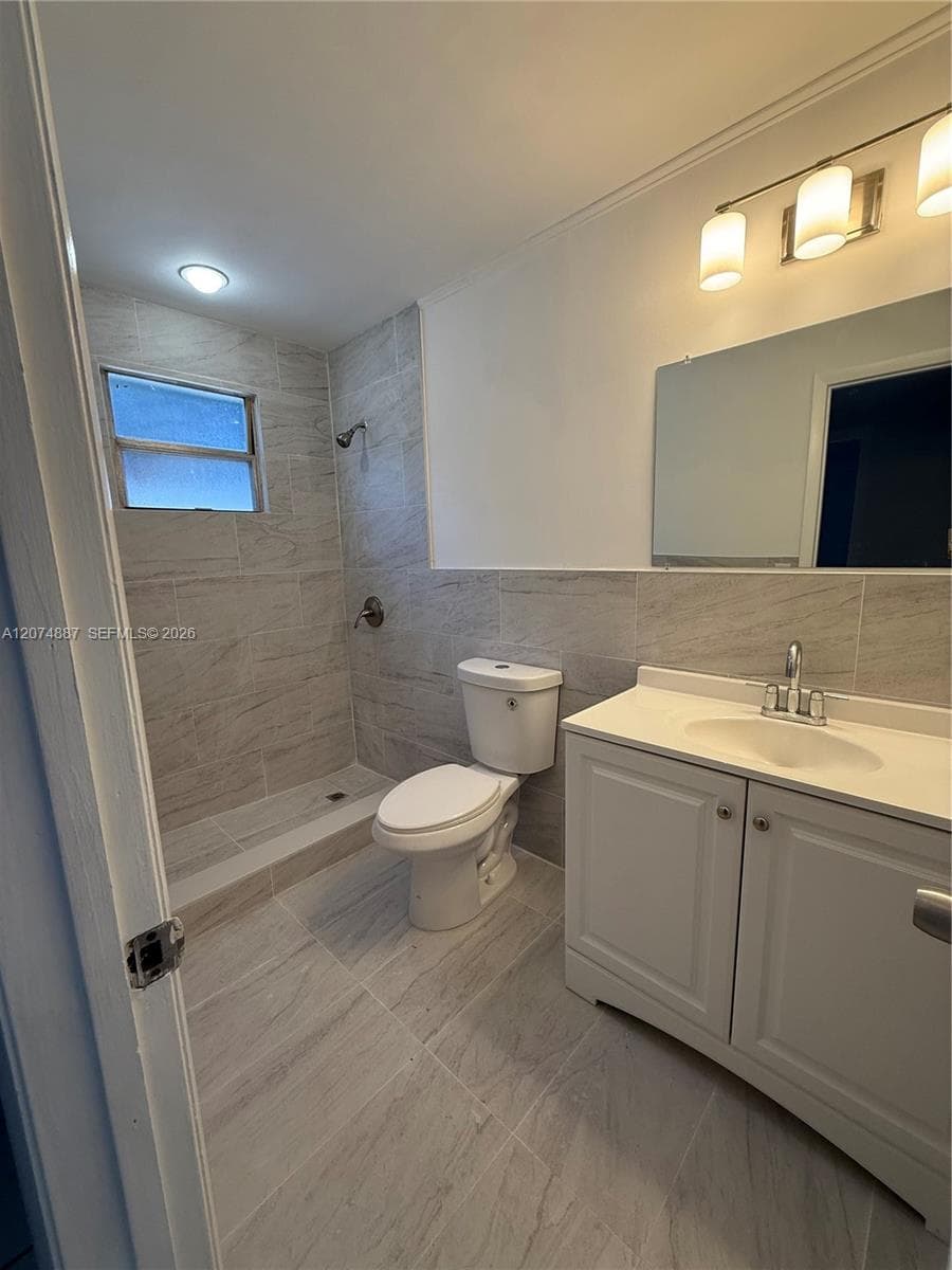 1864 NW 27th St # B, Miami FL 33142 photo 3