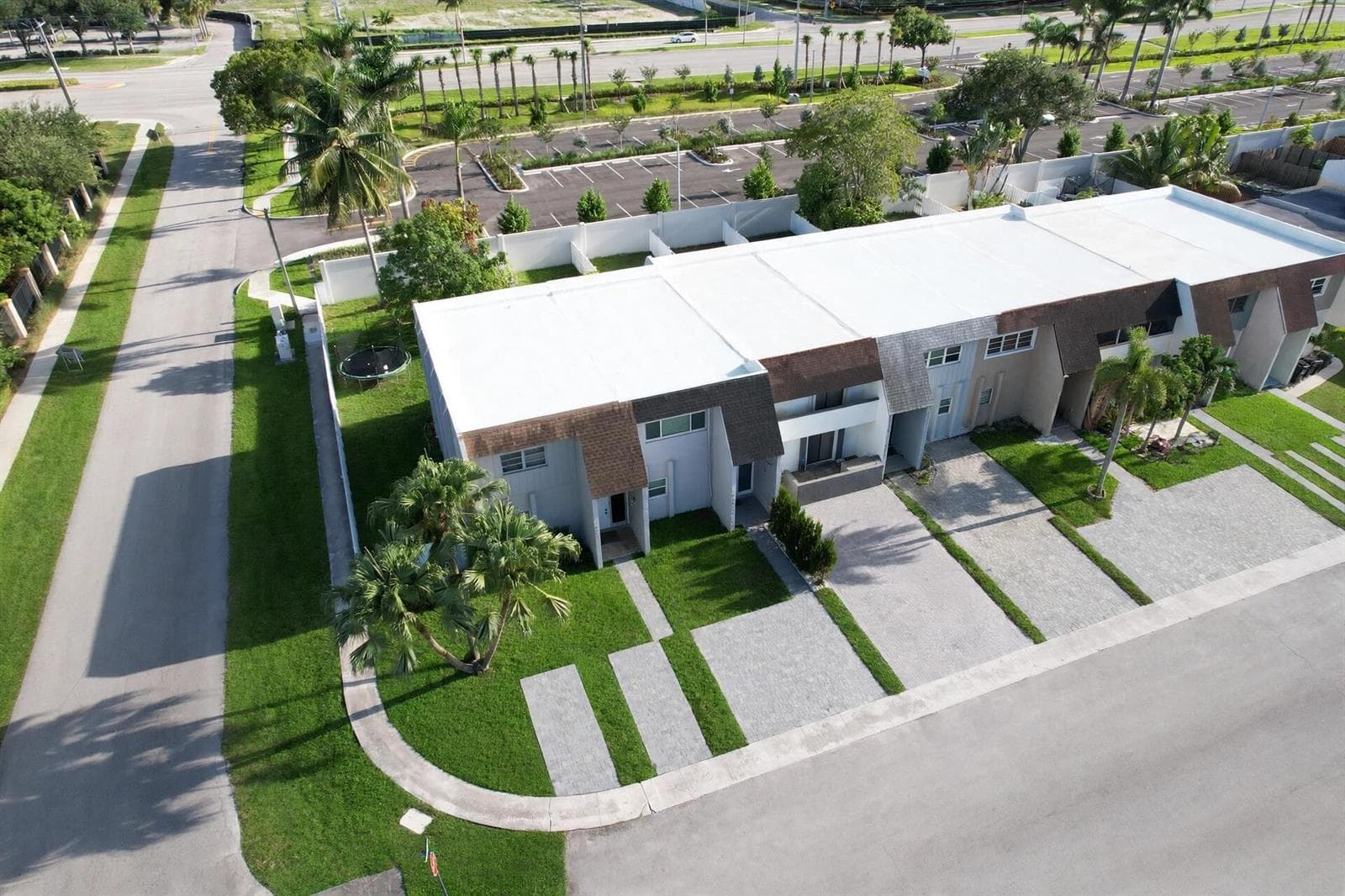 9054 NW 35TH Place, Sunrise FL 33351