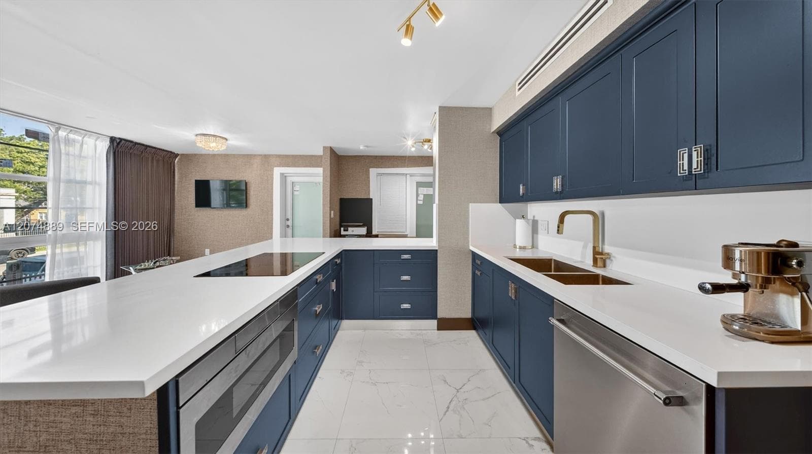 1400 Pennsylvania Ave # 11, Miami Beach FL 33139 photo 4