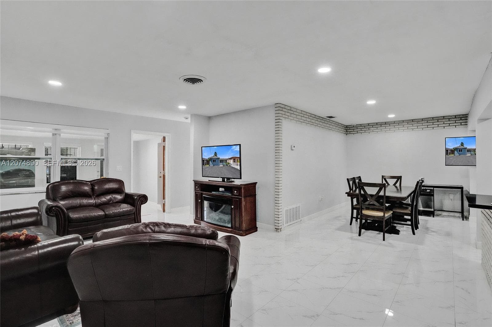 903 W 77th St, Hialeah FL 33014 photo 4