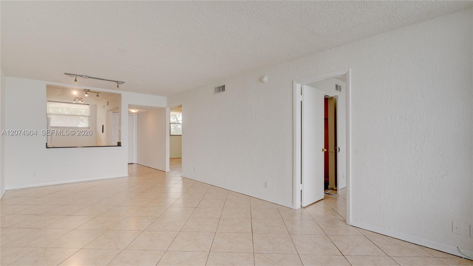 114 Lake Emerald Dr # 409, Oakland Park FL 33309 photo 4