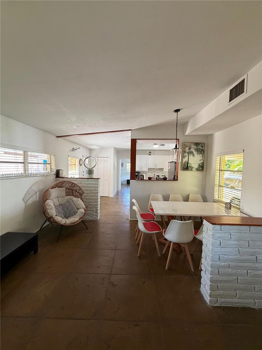 935 Polk St # 0, Hollywood FL 33019 photo 2