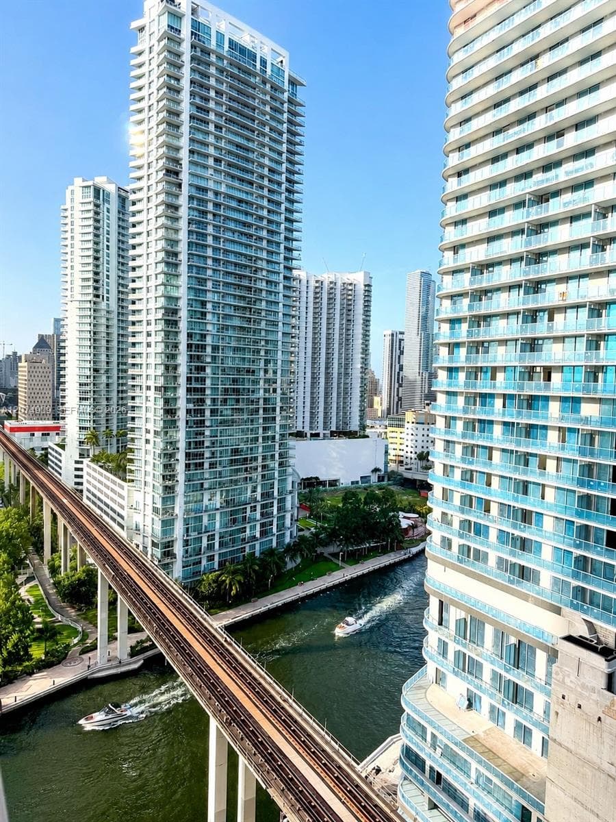 690 SW 1st Ct # 2318, Miami FL 33130 photo 2