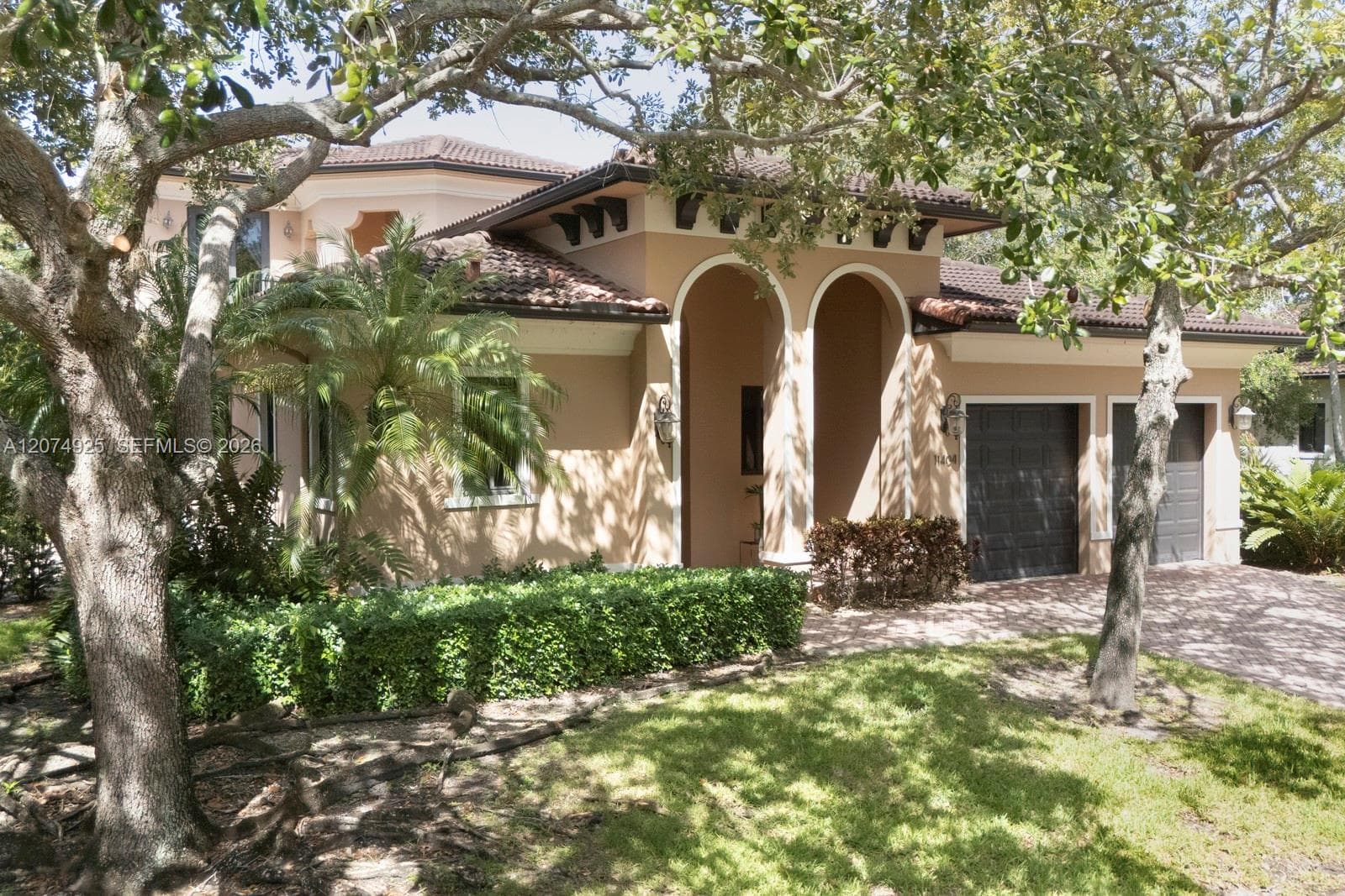 11404 Four Fillies Rd, Pinecrest FL 33156 photo 2