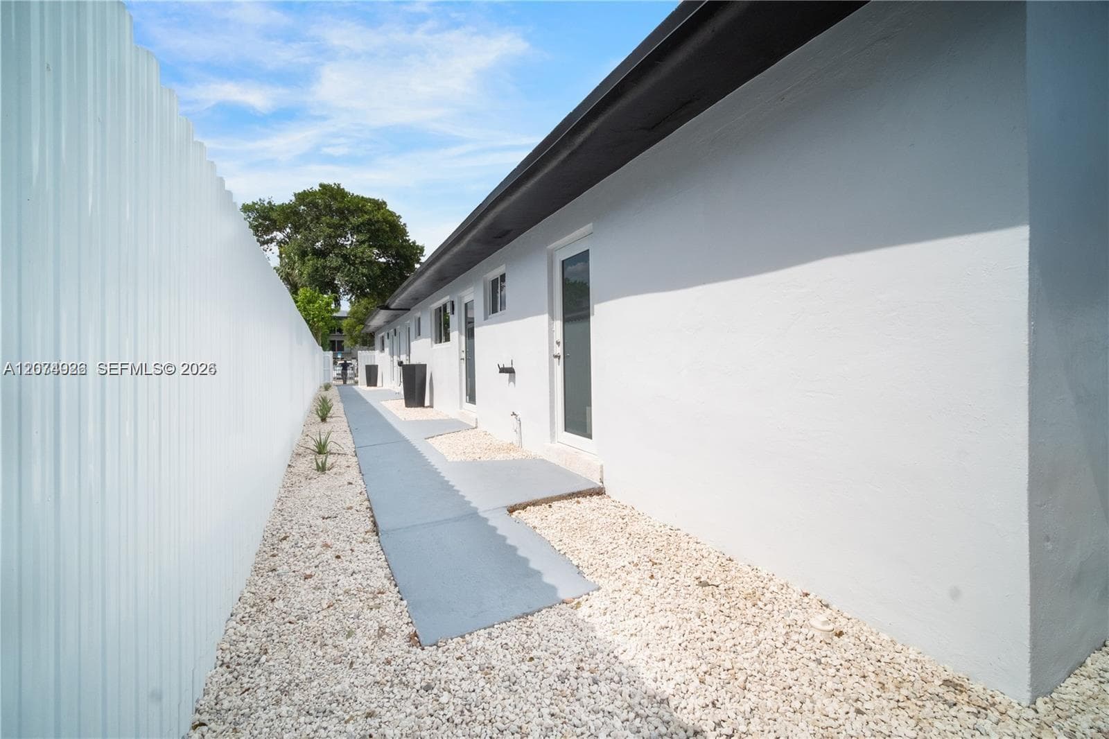 2388-2390 NE 173rd St, North Miami Beach FL 33160 photo 4