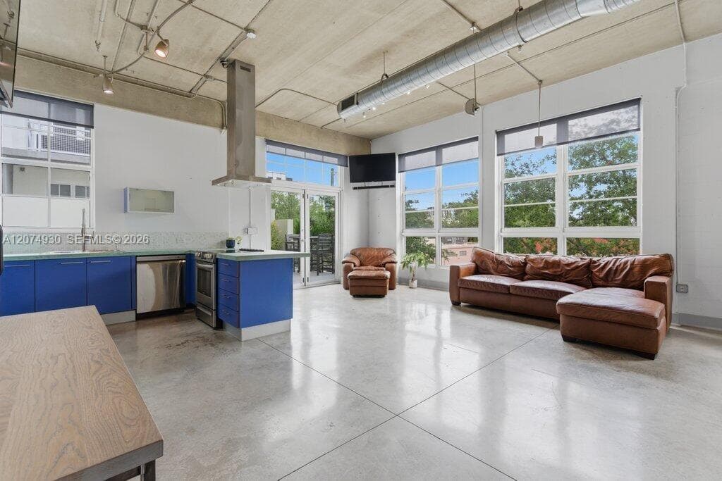 425 N Andrews Ave # 202, Fort Lauderdale FL 33301 photo 3