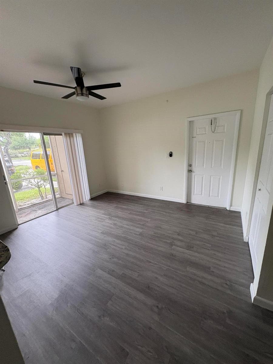 640 CYPRESS CLUB Way # B12, Deerfield Beach FL 33064 photo 3