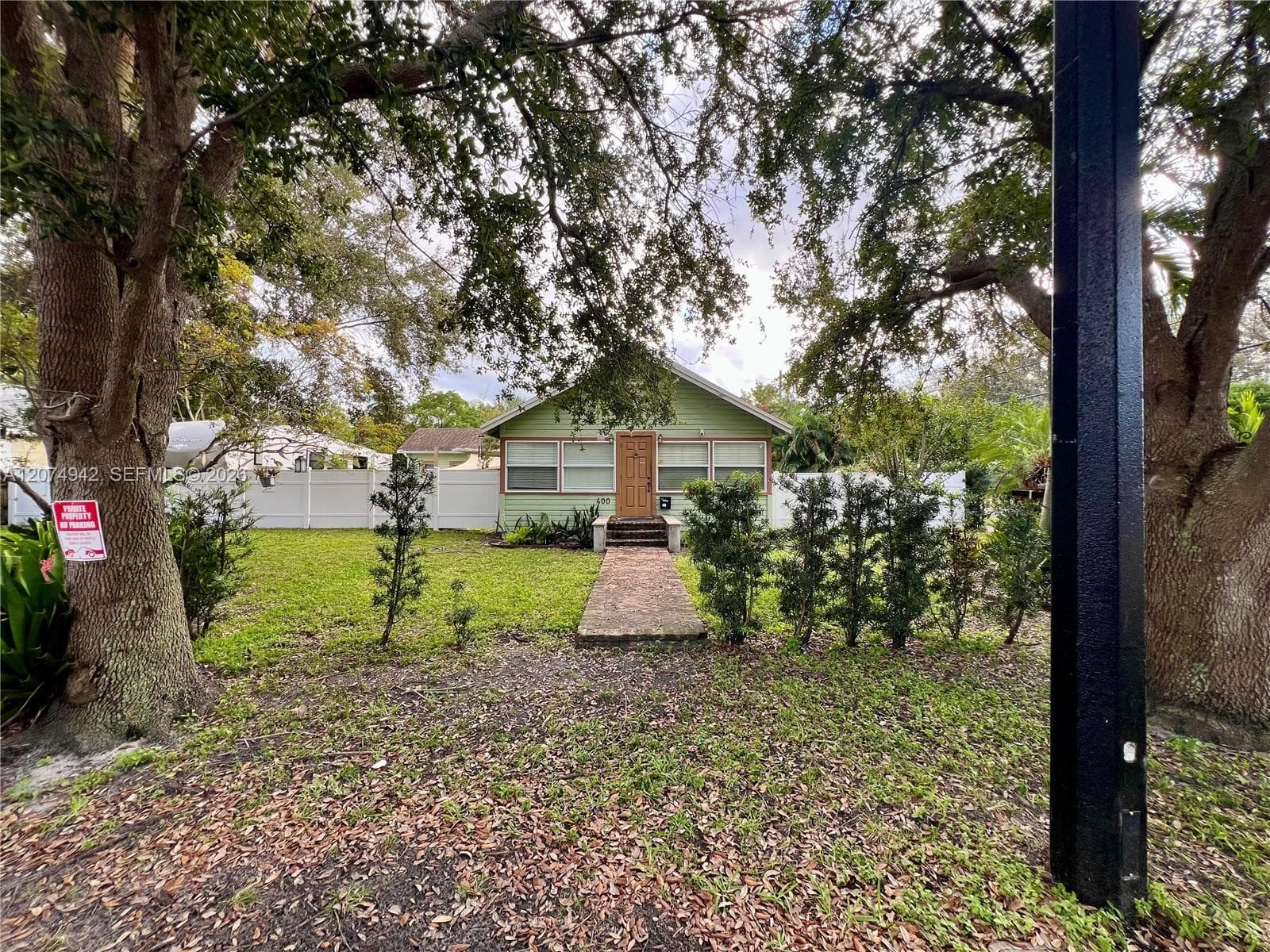 400 NE 3rd St, Pompano Beach FL 33060
