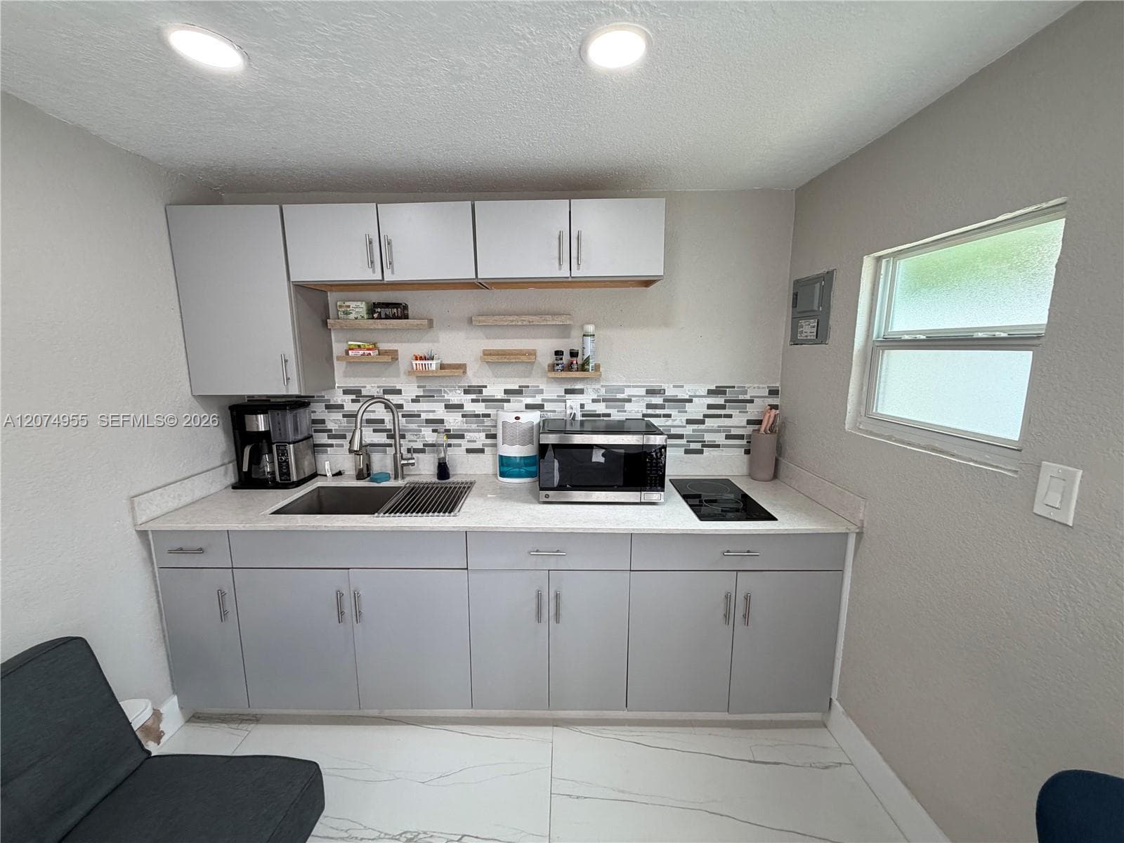 6830 SW 8th St, Pembroke Pines FL 33023 photo 3