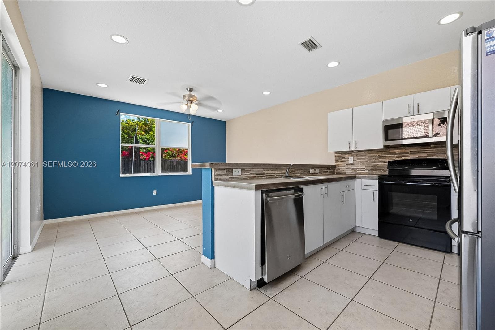 1567 SE 20th Ave, Homestead FL 33035 photo 2