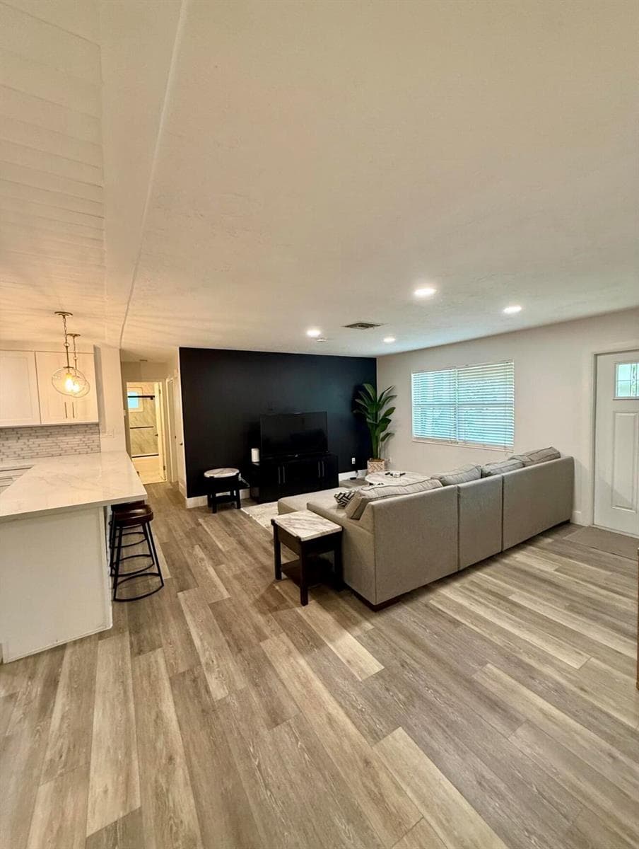 511 SW NORTH RIVER POINT Drive, Stuart FL 34994 photo 3