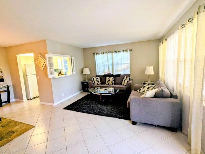 240 SHEFFIELD J, West Palm Beach FL 33417 photo 2