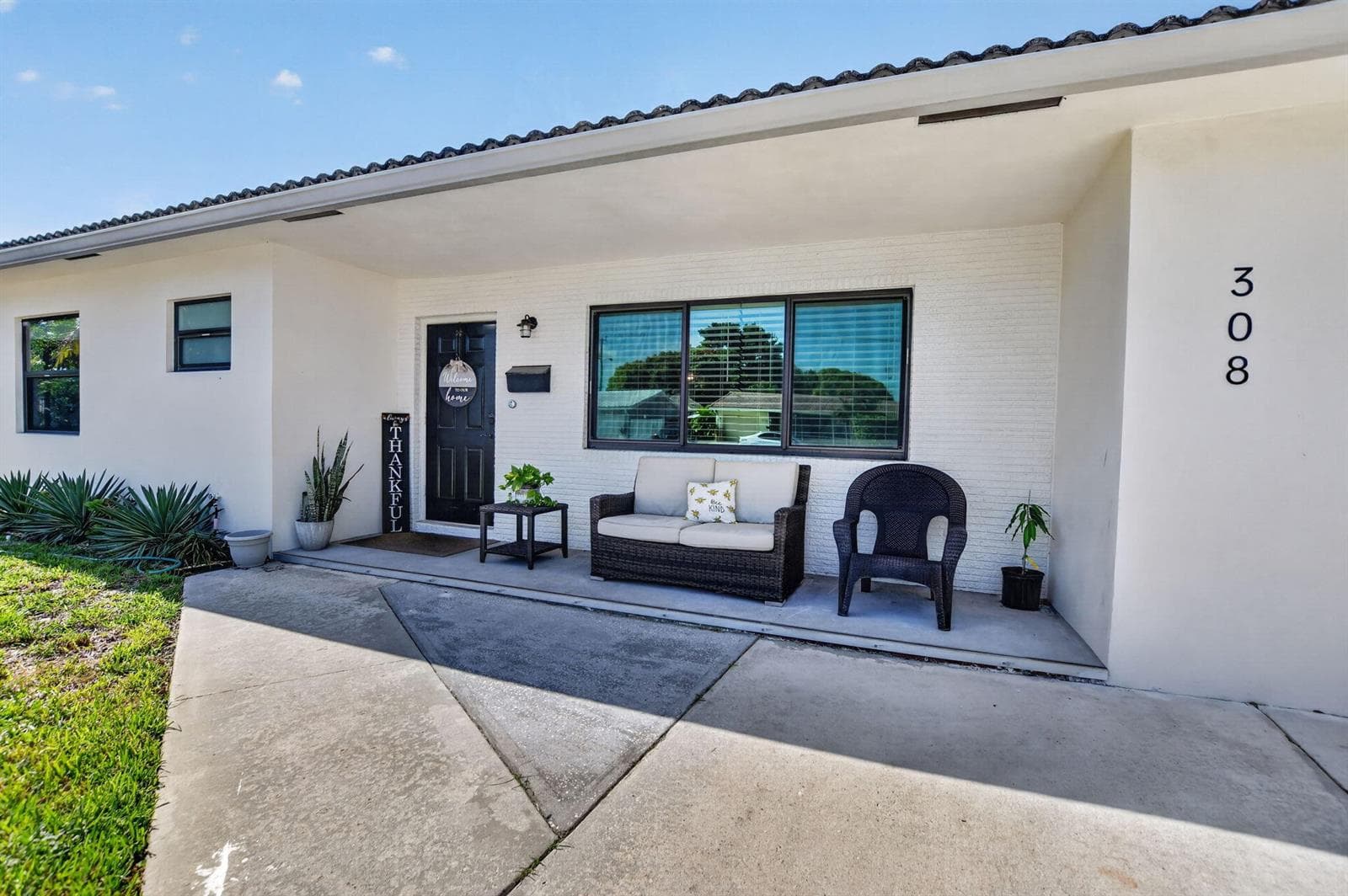 308 SE 2nd Street, Deerfield Beach FL 33441 photo 2