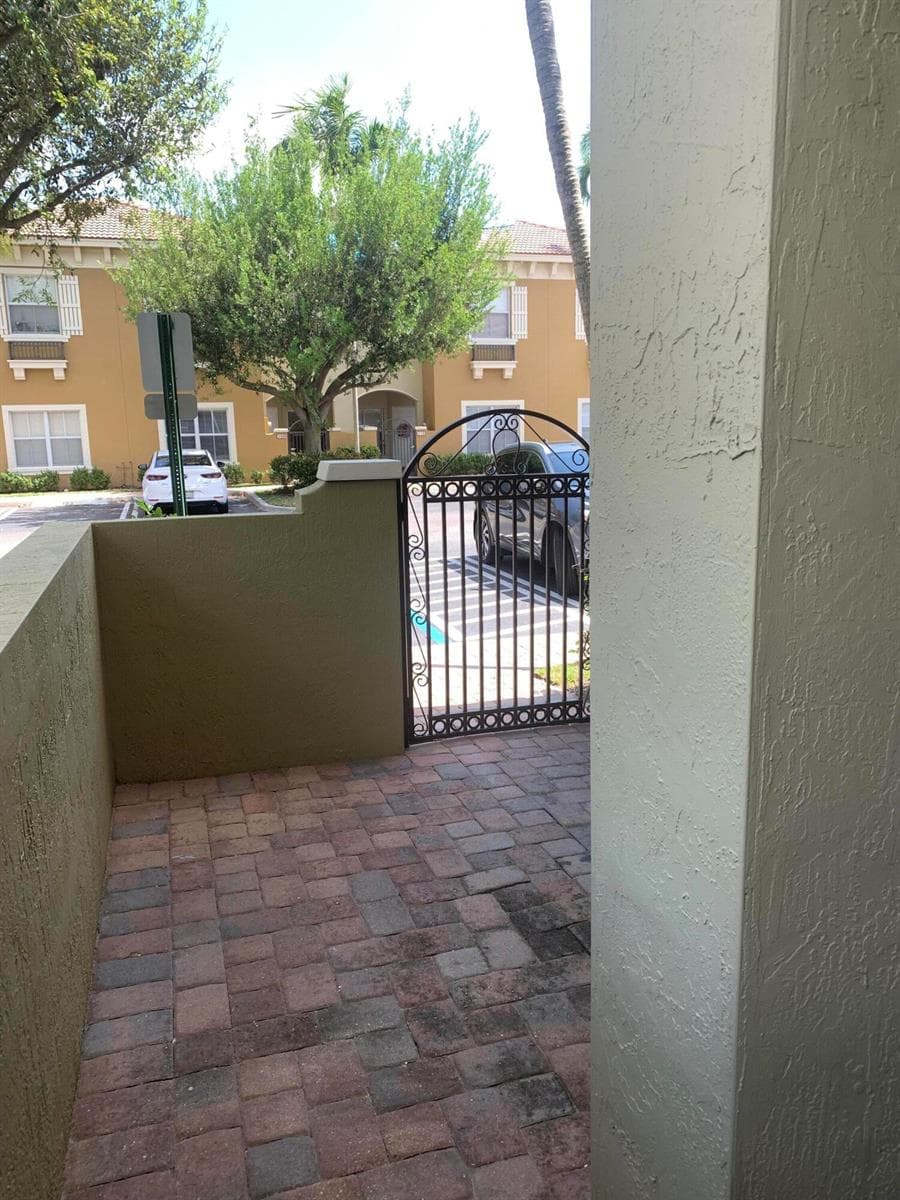 101 Lake Monterey Circle, Boynton Beach FL 33426 photo 5