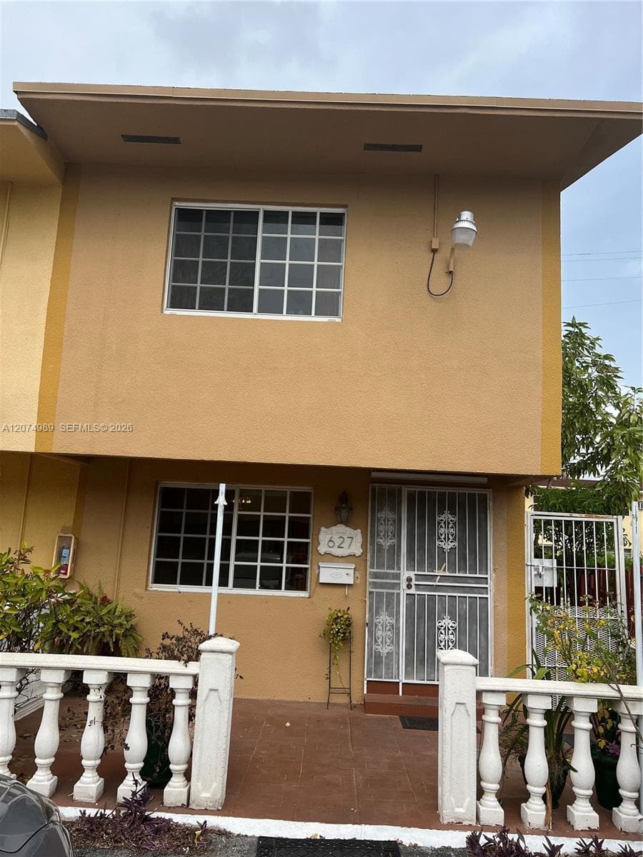 627 W 68th St # 627, Hialeah FL 33014