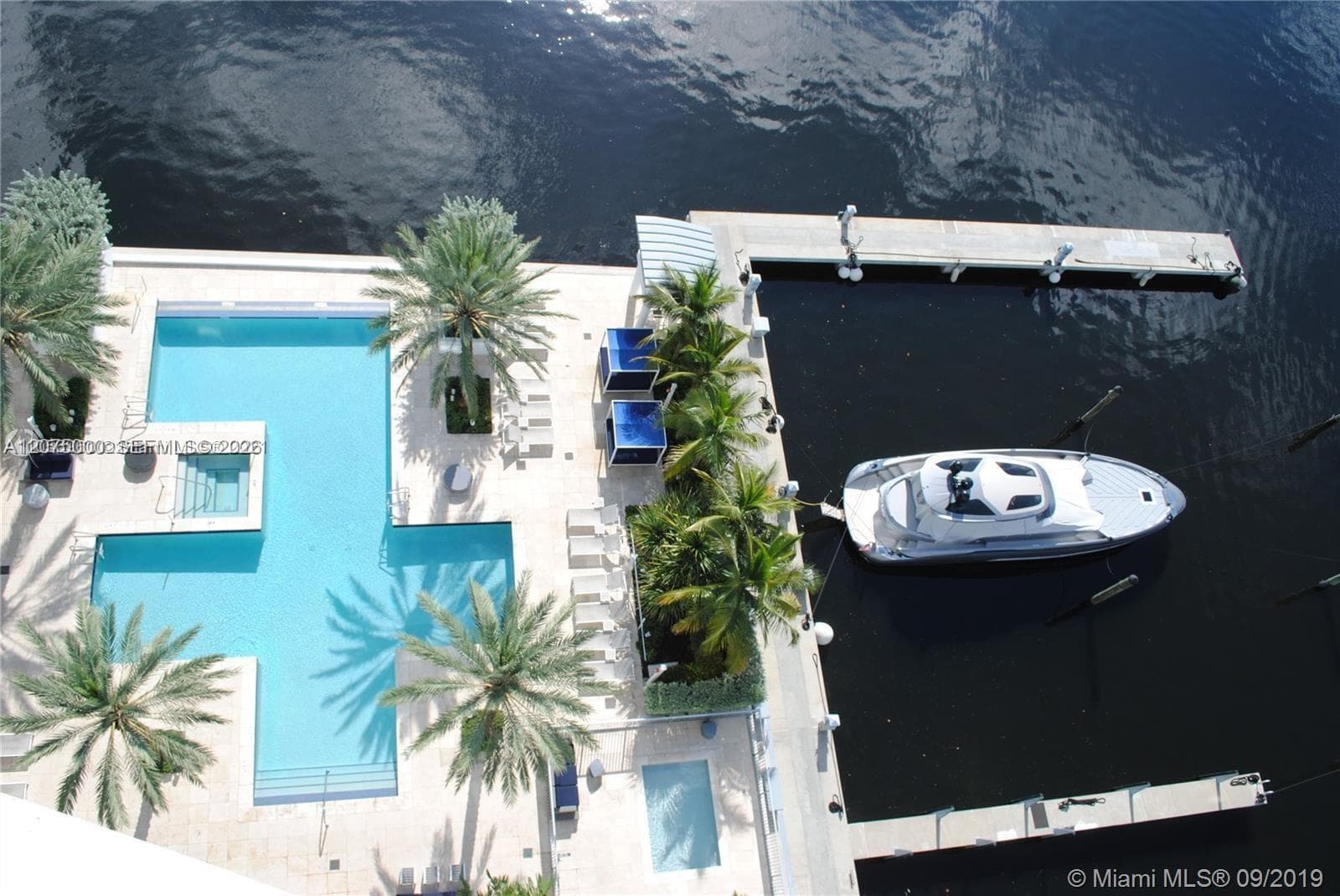 17301 Biscayne Blvd # 1211, North Miami Beach, FL 33160 photo 3