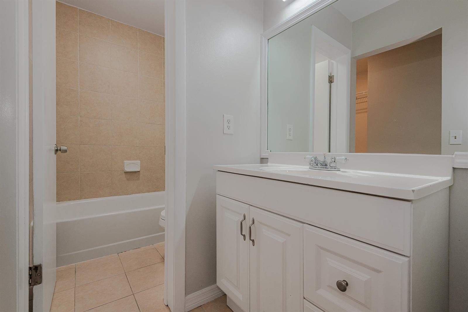 1000 St Charles Place Unit 215, Pembroke Pines FL 33026 photo 2
