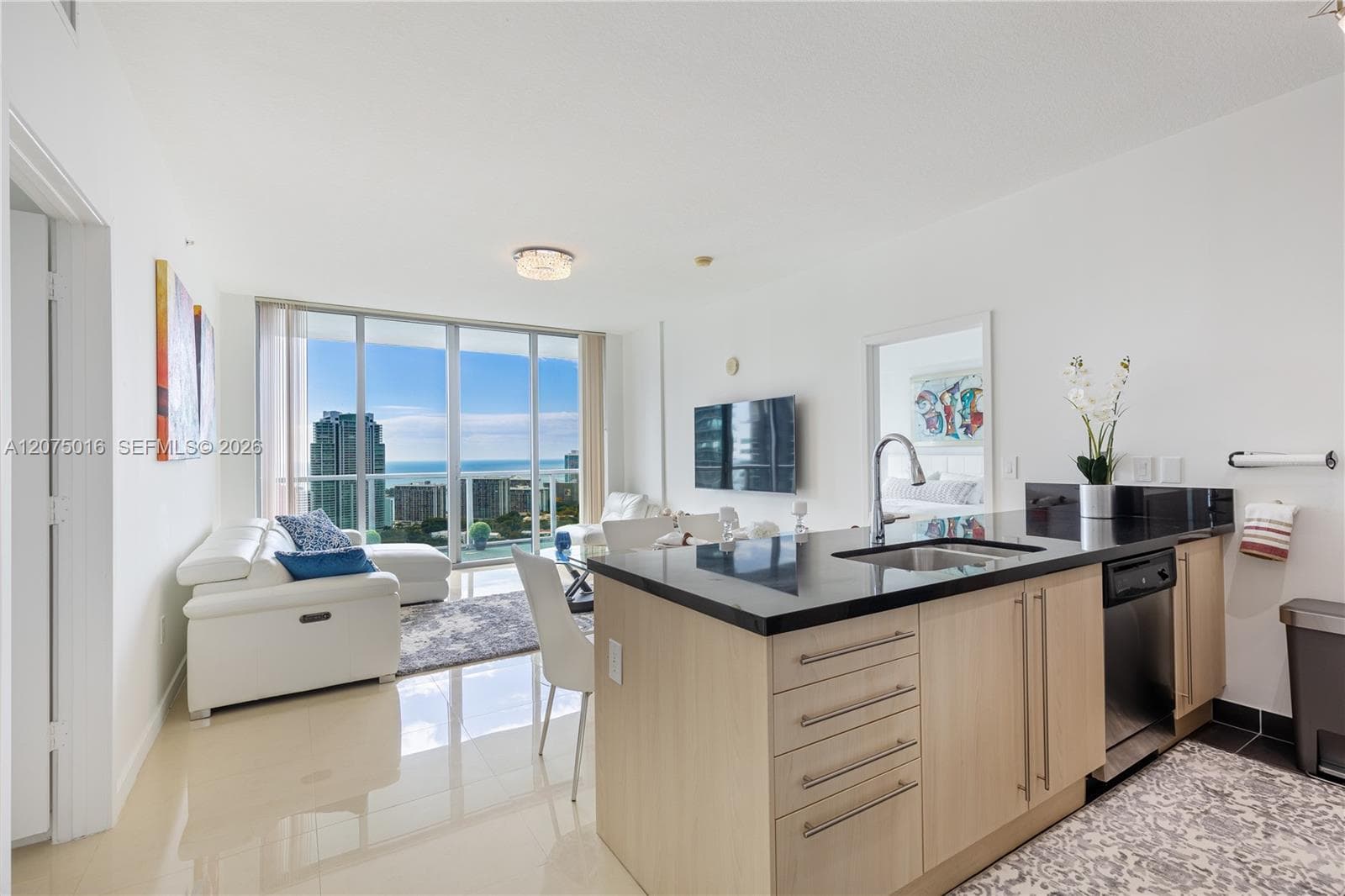 79 SW 12th St # 3704, Miami FL 33130 photo 2