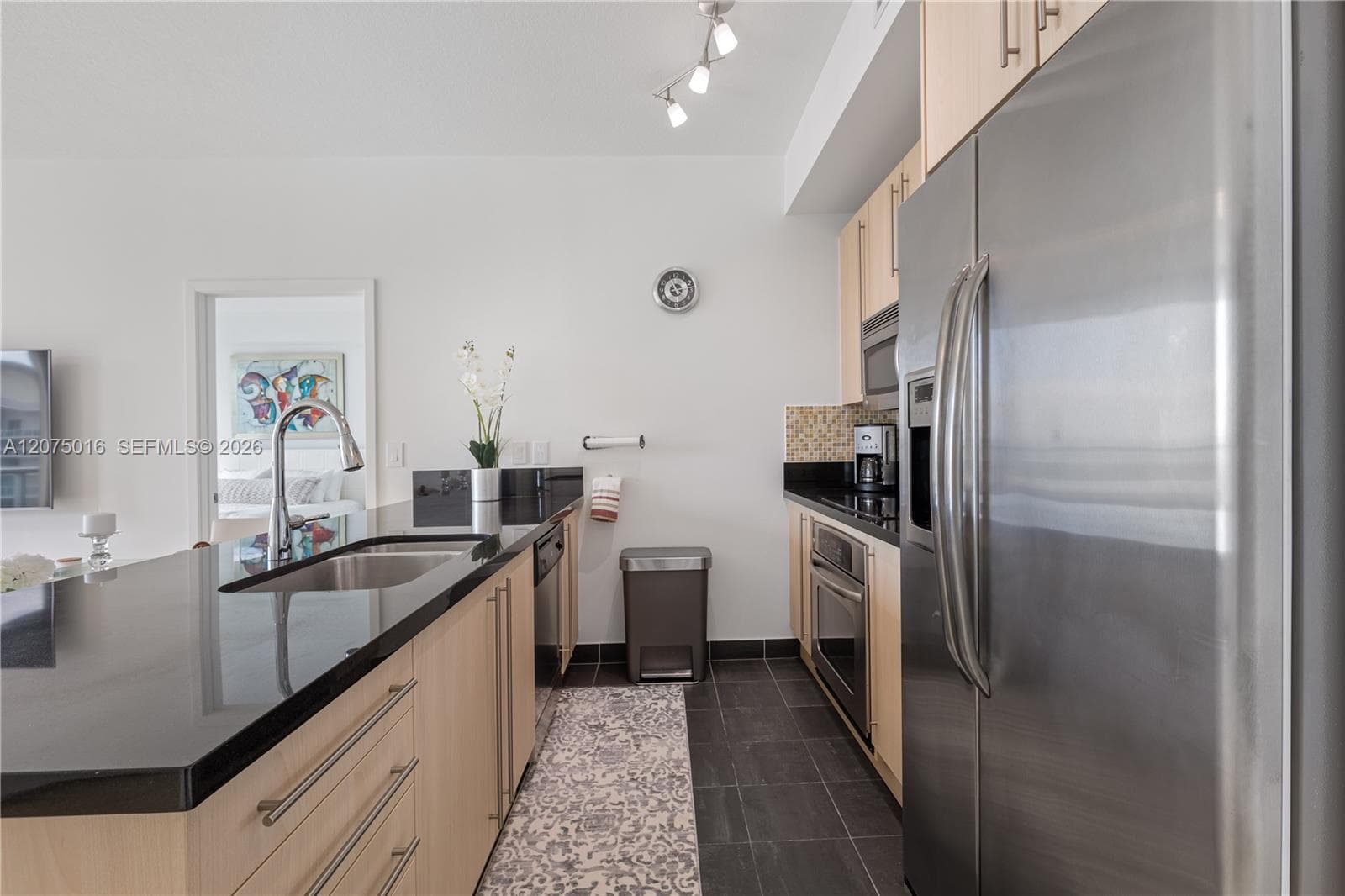 79 SW 12th St # 3704, Miami FL 33130 photo 3
