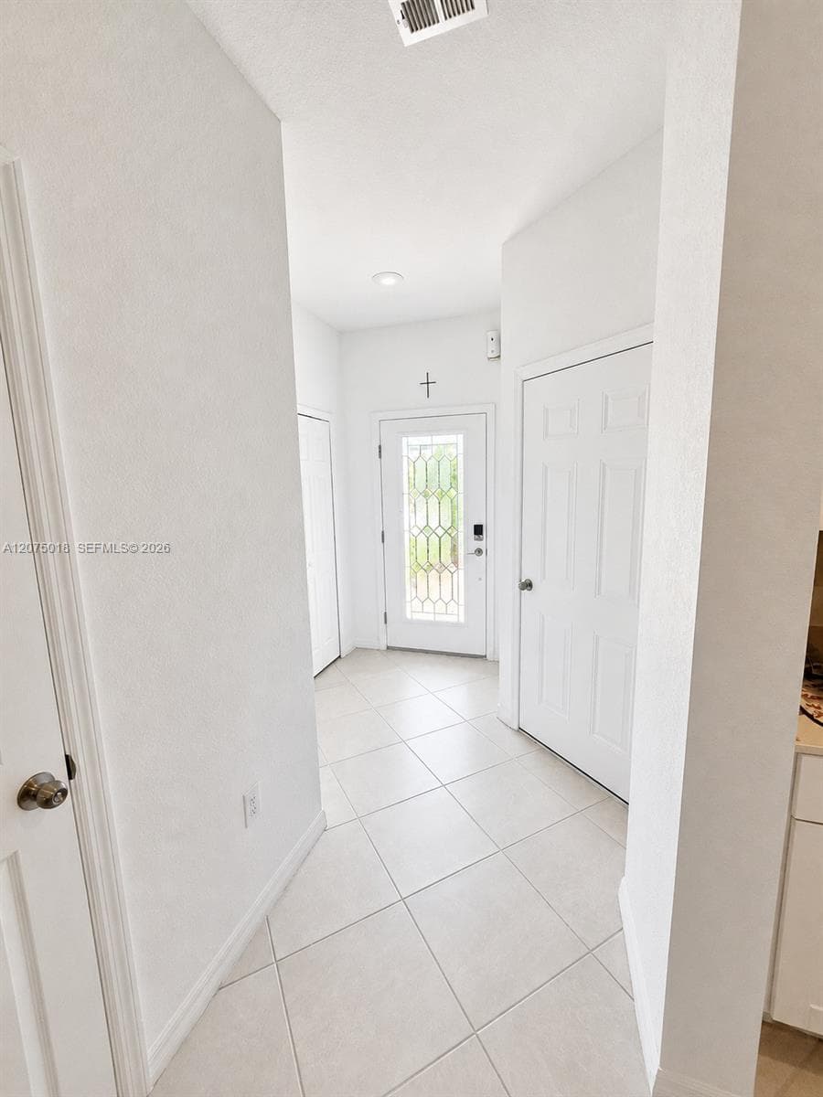 2884 Citrus St, Naples FL 34120 photo 2