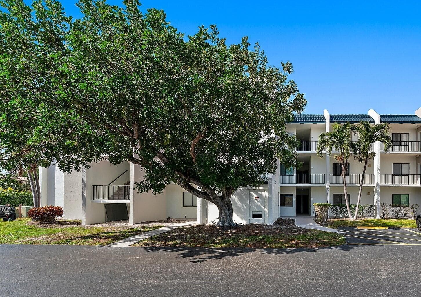 1605 S Us Highway 1 # 104, Jupiter FL 33477 photo 2