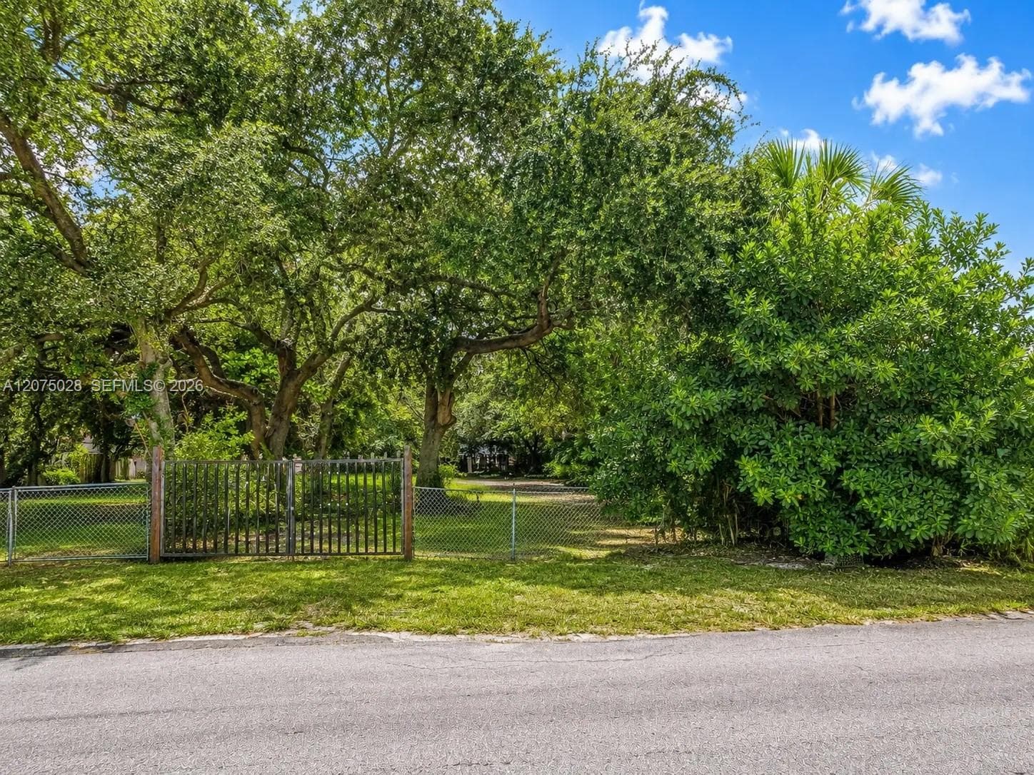 7726 NW 4th Ave, Miami FL 33150 photo 2