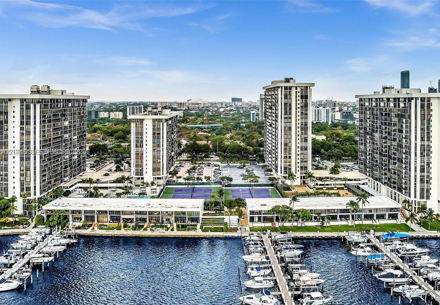1915 Brickell Ave # TH15, Miami FL 33129 photo 2