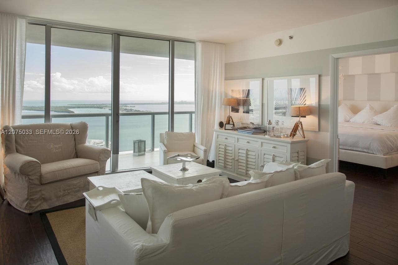 465 Brickell Ave # 4703, Miami FL 33131 photo 2