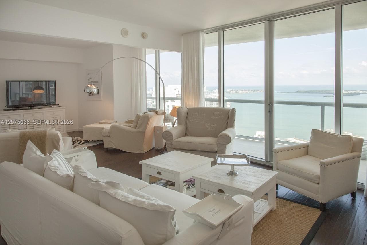 465 Brickell Ave # 4703, Miami FL 33131 photo 3