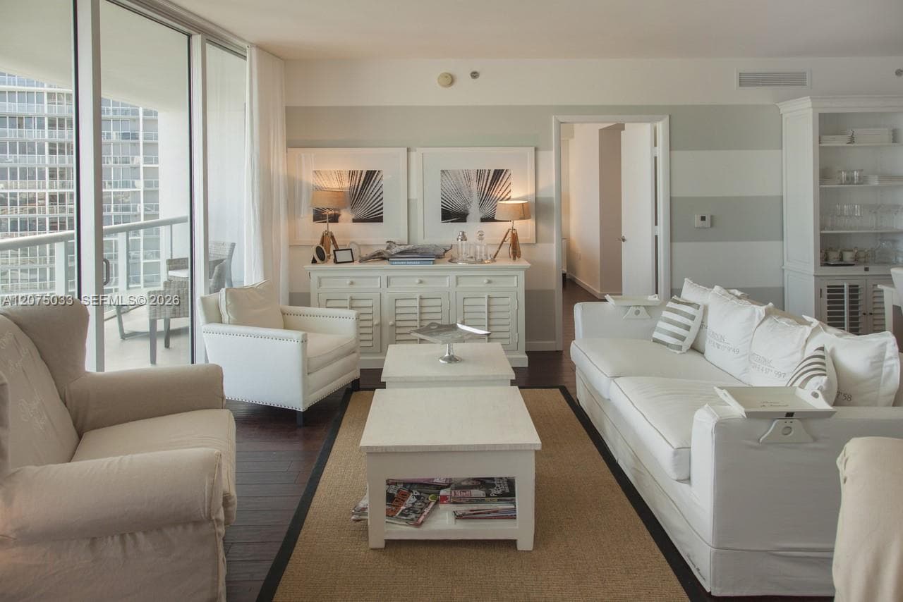 465 Brickell Ave # 4703, Miami FL 33131 photo 4
