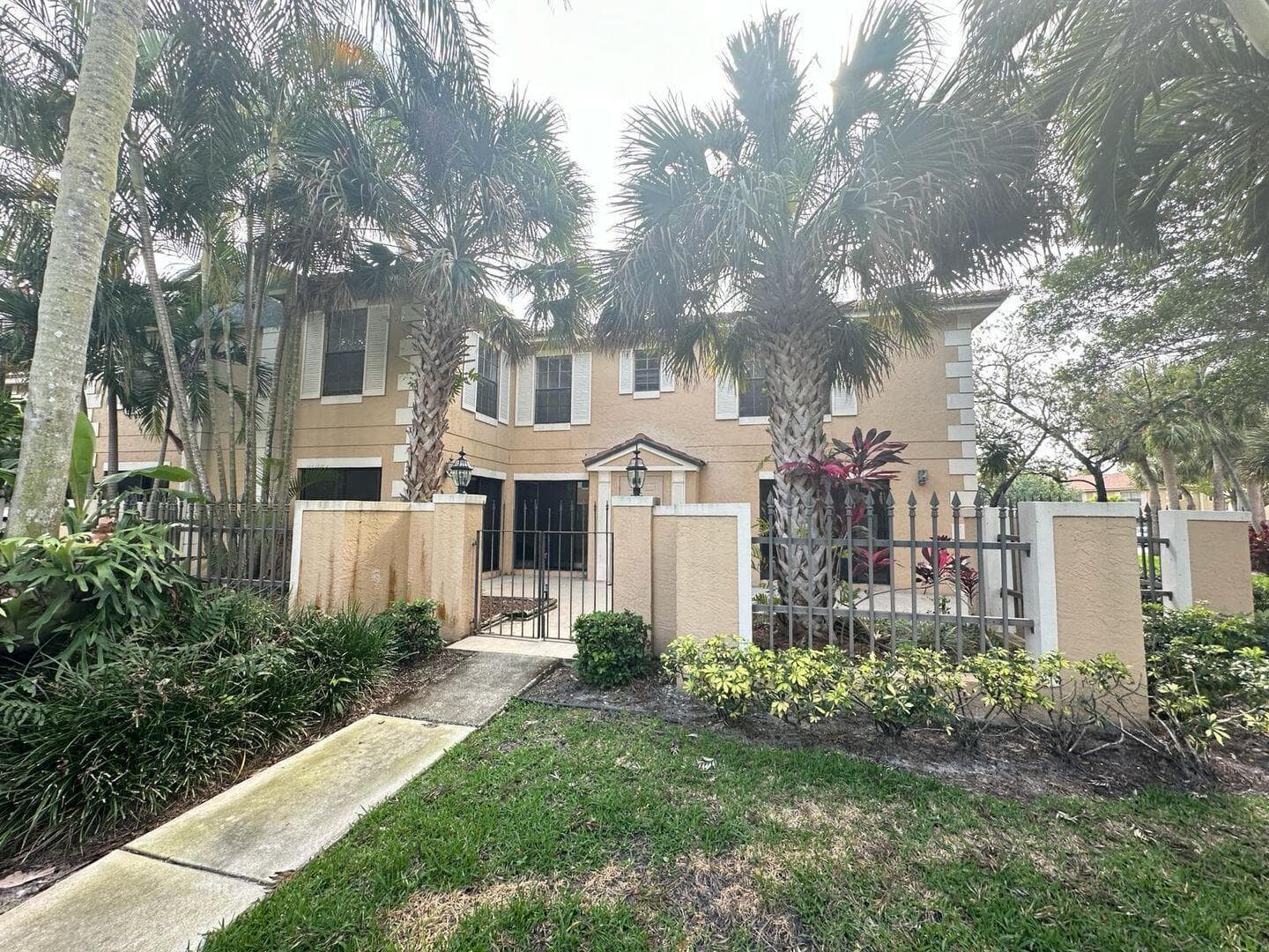356 PRESTWICK Circle # 1, Palm Beach Gardens FL 33418