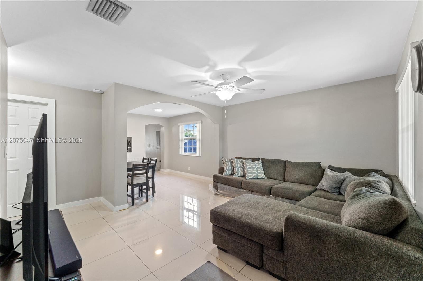 6416 Franklin St, Hollywood FL 33024 photo 3