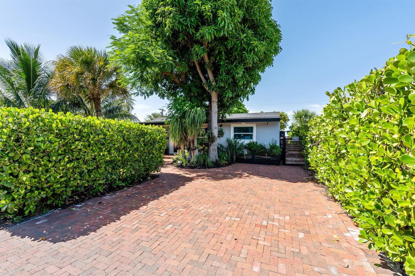 507 MINNESOTA Street, Lantana FL 33462 photo 2
