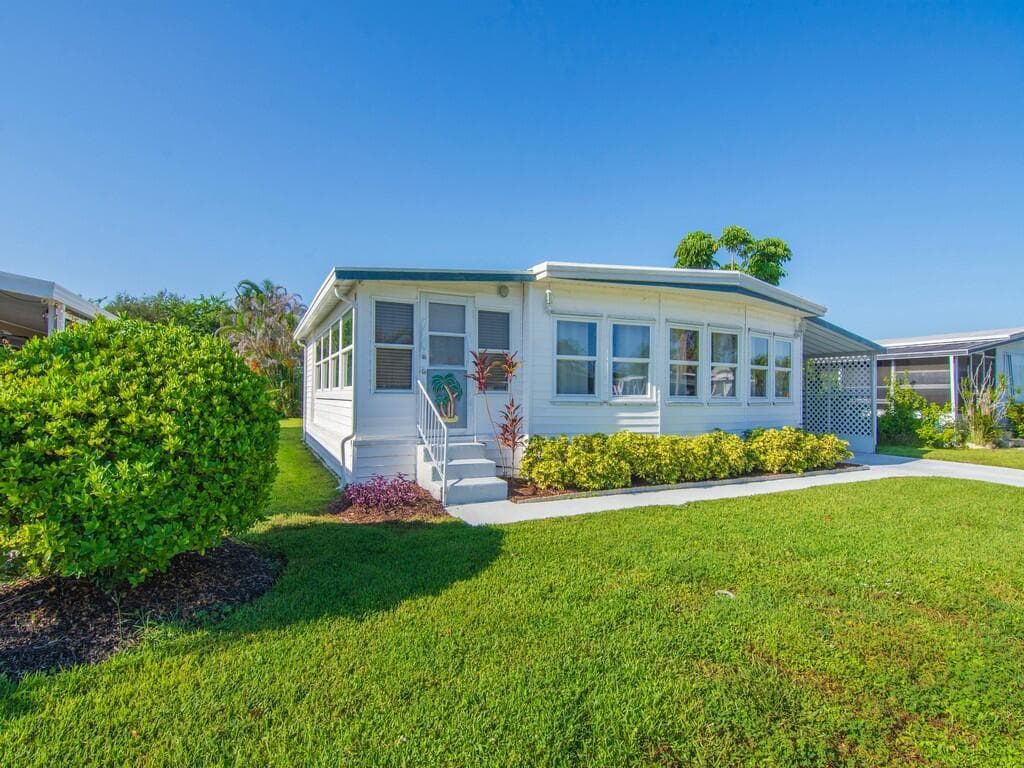58 Village Lane, Jensen Beach FL 34957 photo 3