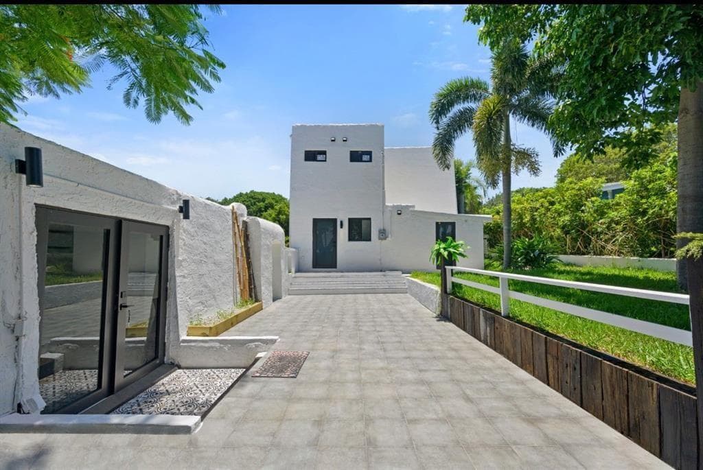 823 33rd Street, West Palm Beach FL 33407 photo 5
